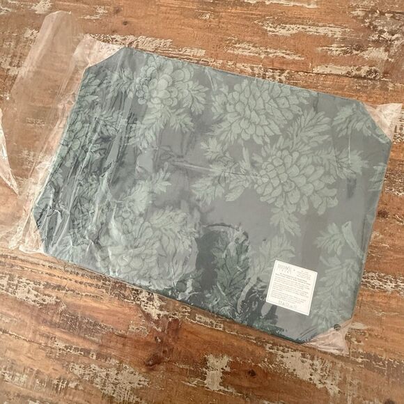 Bardwil Linens 8 Piece Set Green Pinecone Leaf Placemats 18x13 New - Picture 8 of 8